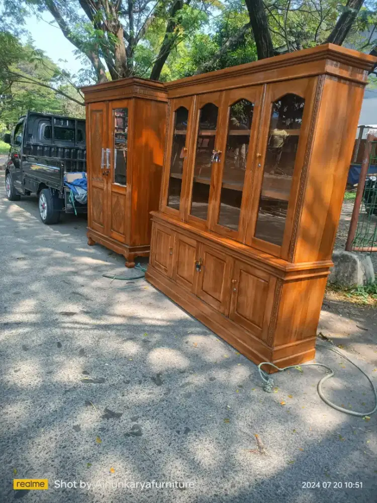 Lemari hias rak buku jati