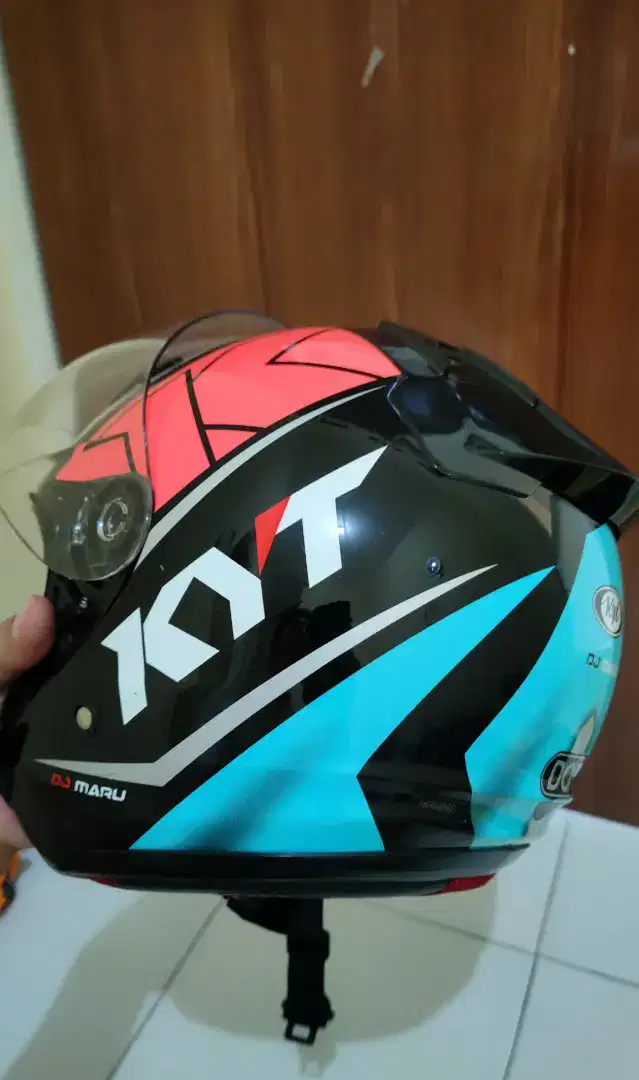 Helm KYT mulus no lecet 95%