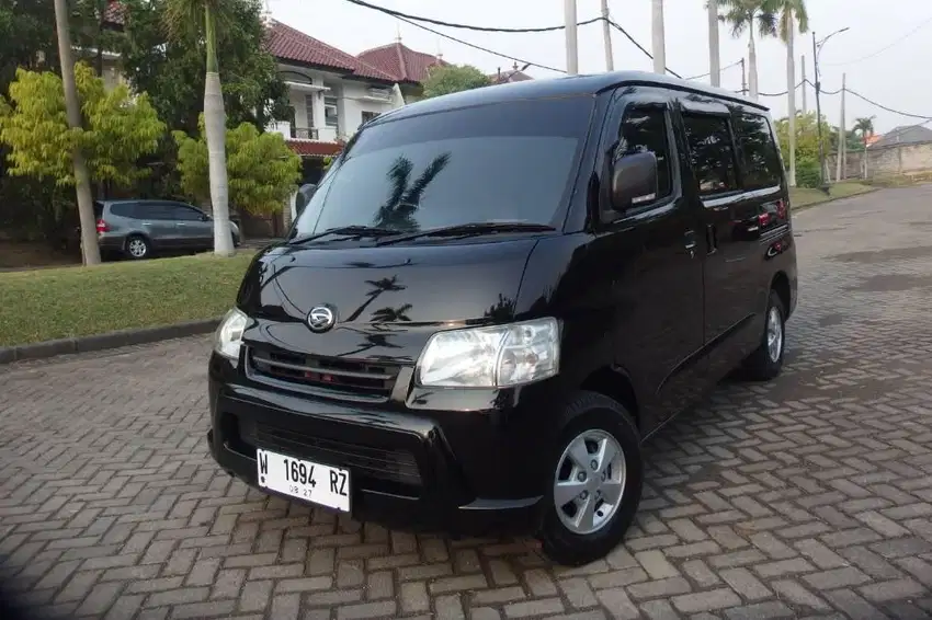 GRAN MAX 1.5 AC PS 2017 (W) DP 10jt saja. DAIHATSU GRAND MAX STATION