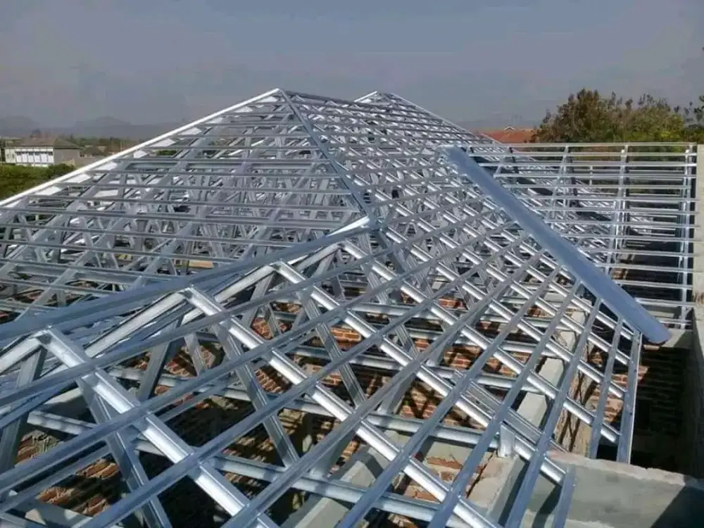 Pasang atap baja ringan