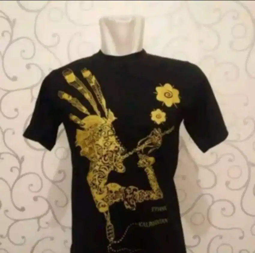 Baju kaos distro motif dayak kalimantan