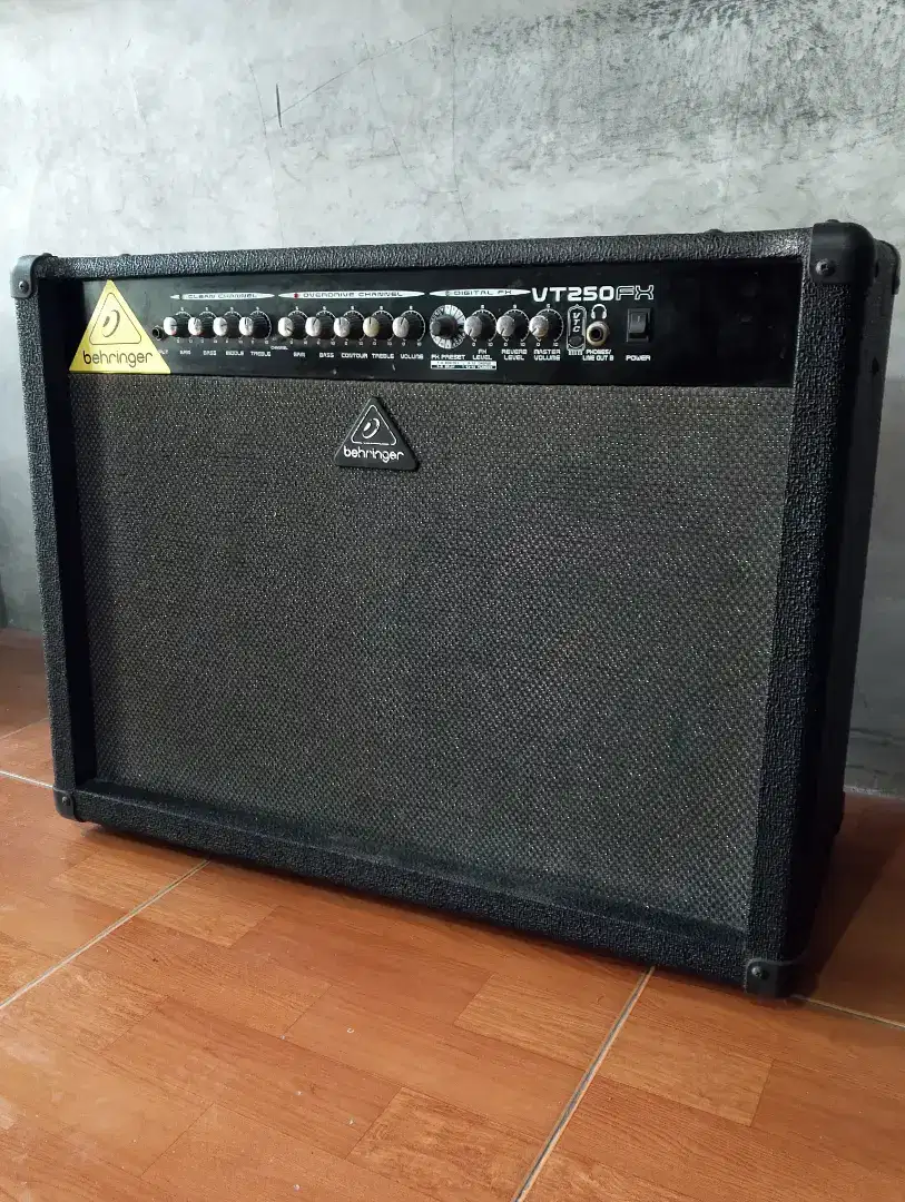 Ampli Gitar Behringer VT250 FX Full Original Lengkap Footswitch