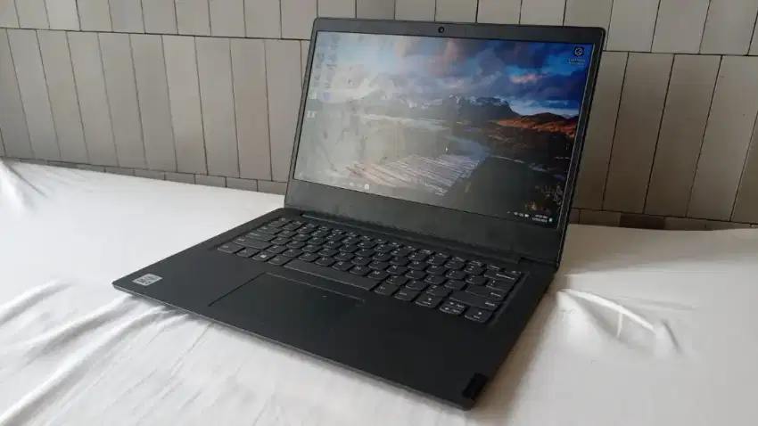 Lenovo v14 i3 gen 11 4GB, 512GB