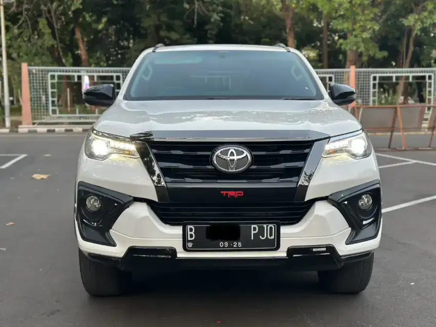 Dijual Toyota Fortuner VRZ TRD SPORTIVO 2.4 Diesel AT 4x2 tahun 2020