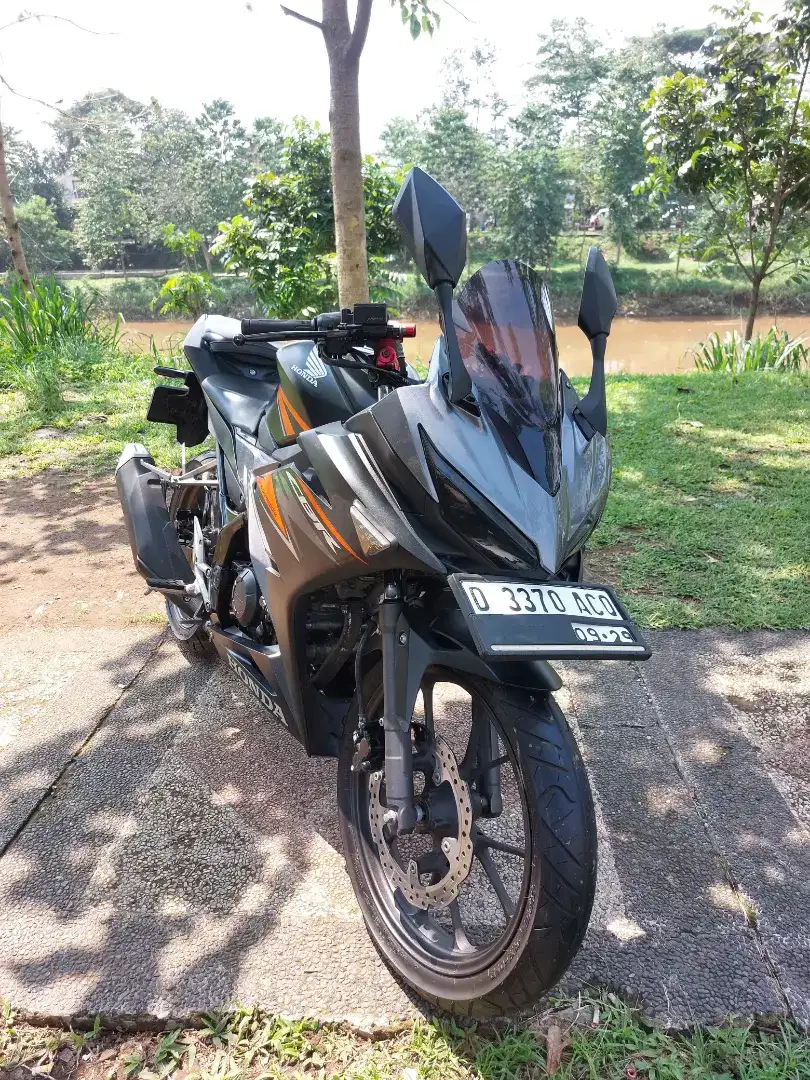 Dp 2.500 ajah HONDA CBR 150 R TAHUN 2019