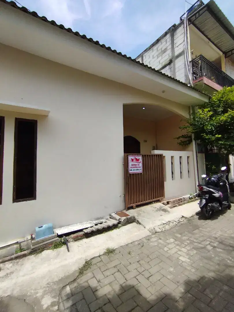 Dikontrakkan rumah modern minimalis.