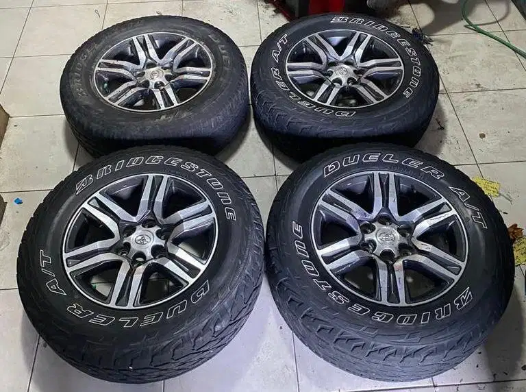 Velg R17 asli pabrik