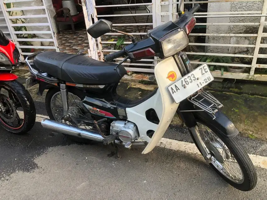 Dijual Motor Honda Astrea Prima 1990/C100 Putih Antik Mulus Murah BU