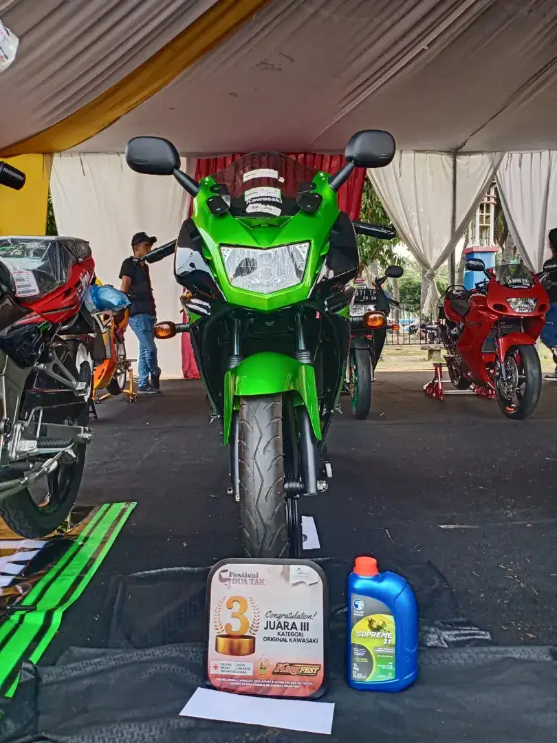 Kawasaki Ninja RR 2014 kilometer 0 full ori