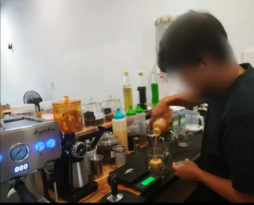 Dibutuhkan Segera Karyawan /ti Cafe