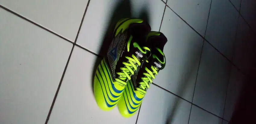 Sepatu futsal ardiles