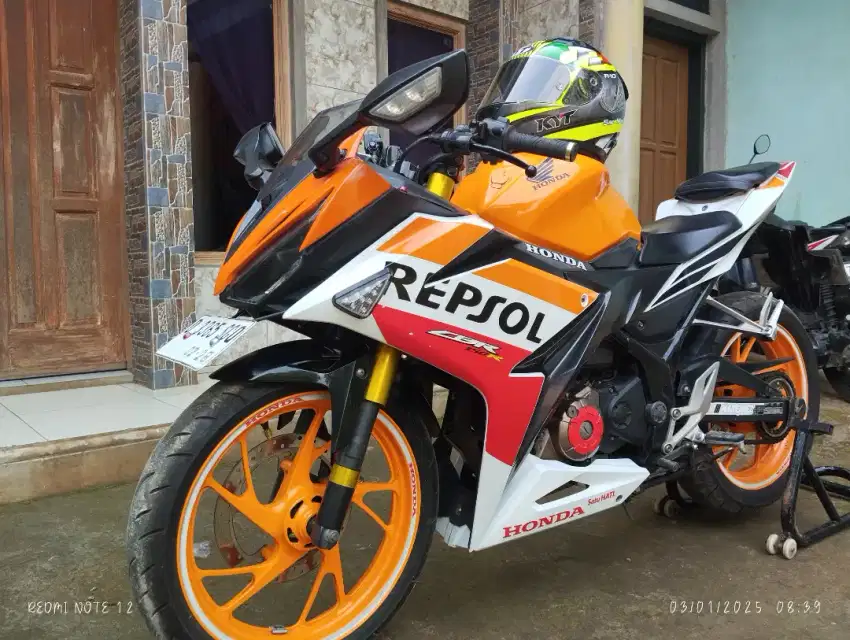 Honda CBR 150R Repsol