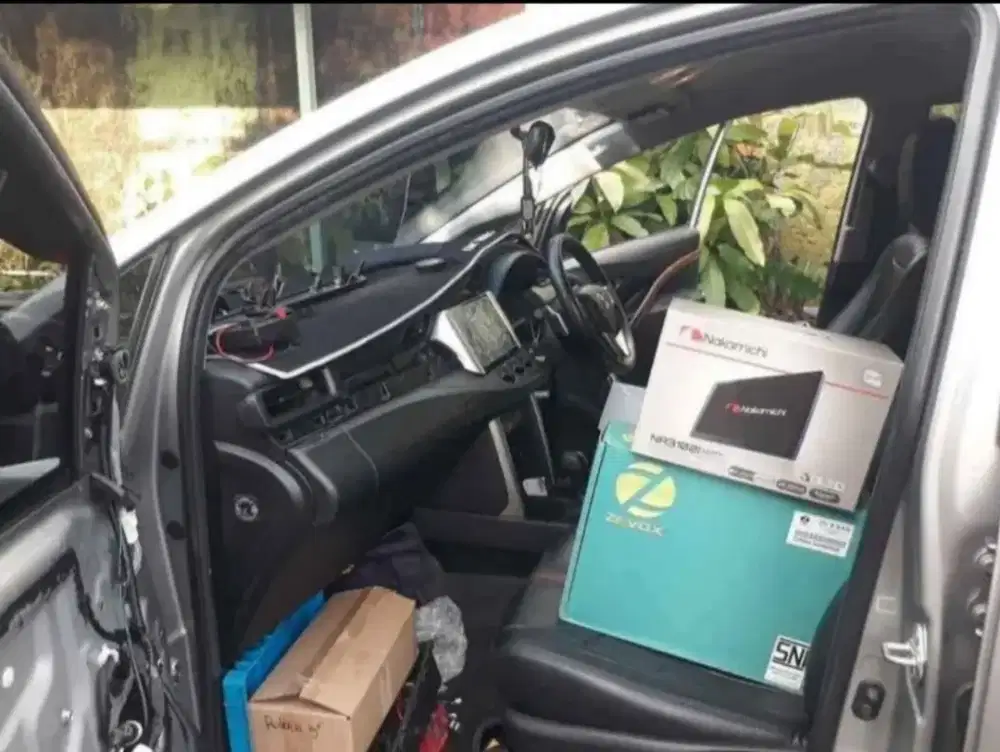 Jasa pemasangan audio mobil