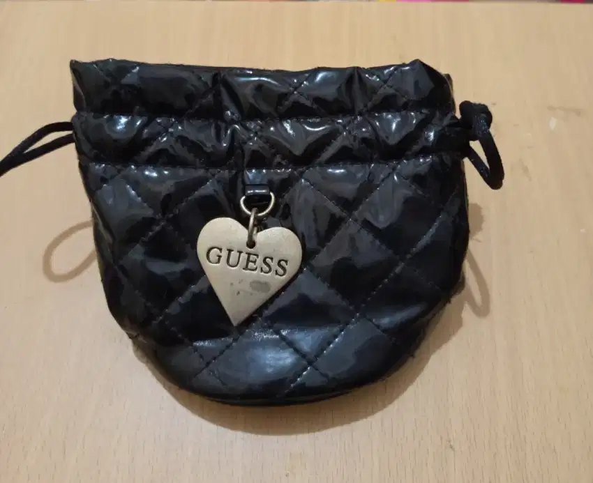 Guess Pouch Tas Penyimpanan Jam Tangan