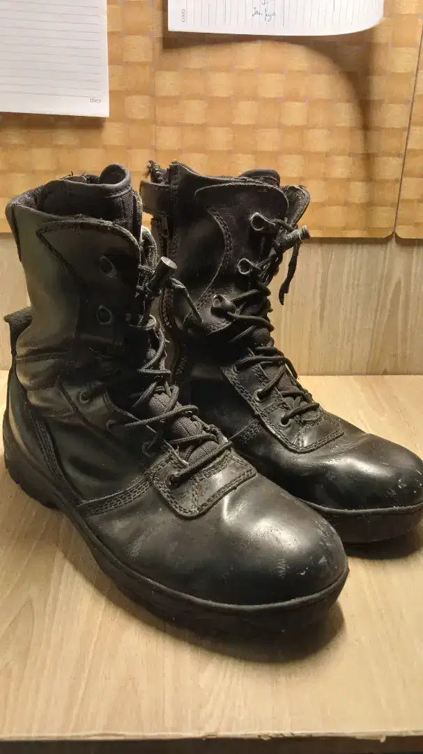 Sepatu Laras Hitam/Satpol/Militer