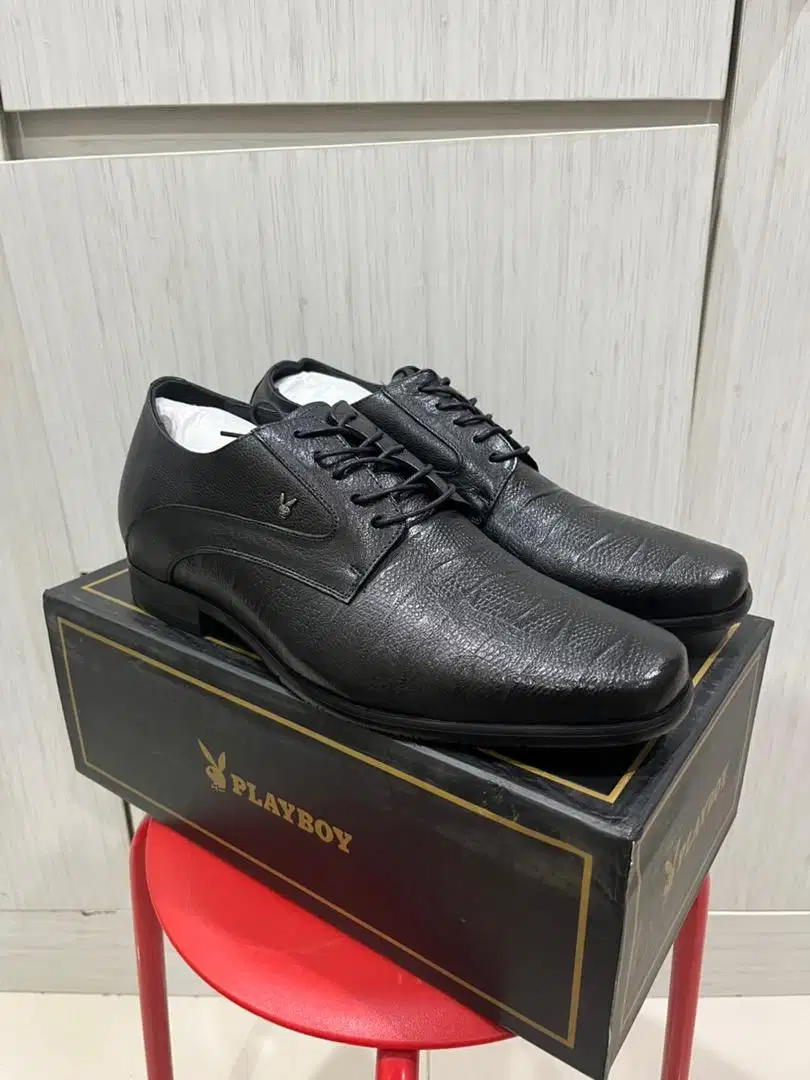 Sepatu Pantofel Formal Playboy Hitam