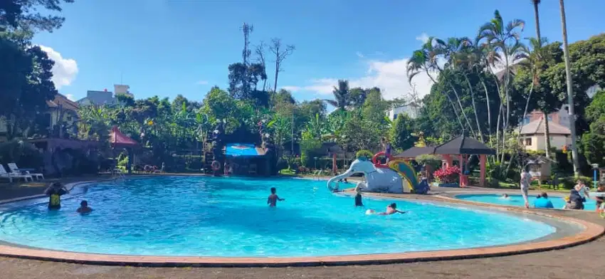 VILLA HOTEL CIPANAS PUNCAK ADA KOLAM RENANG GREEN APPLE KOTA BUNGA