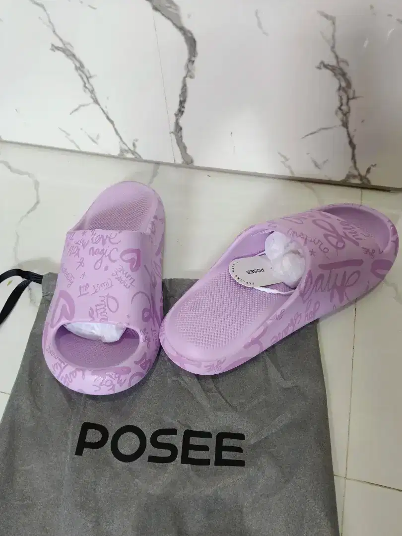 Sandal posee 100% ori kondisi new with tag