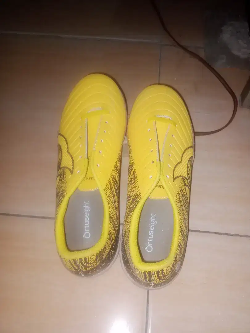 sepatu futsal Ortuseight