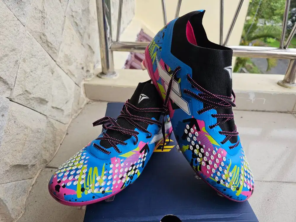 Sepatu Bola/Mini Soccer Mills Triton Deisler 1.1 Elite FG (size 44)