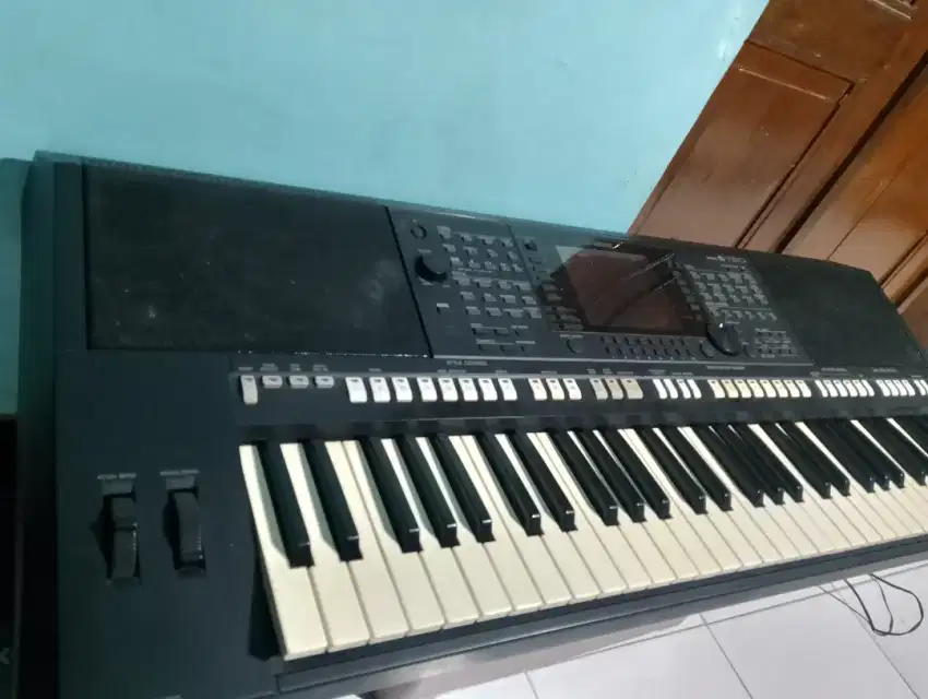 Yamaha Psr S750