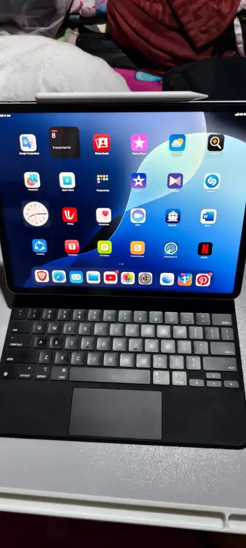 Di Jual iPad pro M1 ukuran 12'9
wifi + celuler 5G
Memory 128GB
RAM 8GB