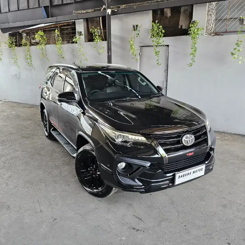 TOYOTA Fortuner 2.5 VRZ TRD 2019 Hitam