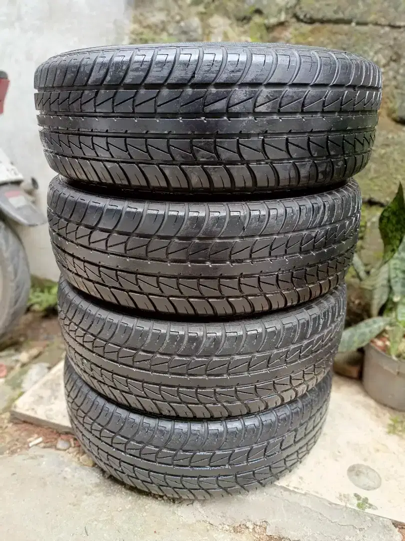 BAN 185/65 R15 GT CHAMPIRO BXT PRO