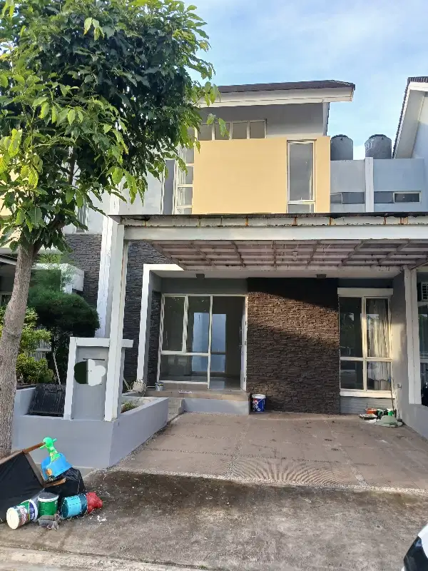 Di Sewakan  Rumah 2 Lantai Cluster Neo Vasana Kota Harapan Indah