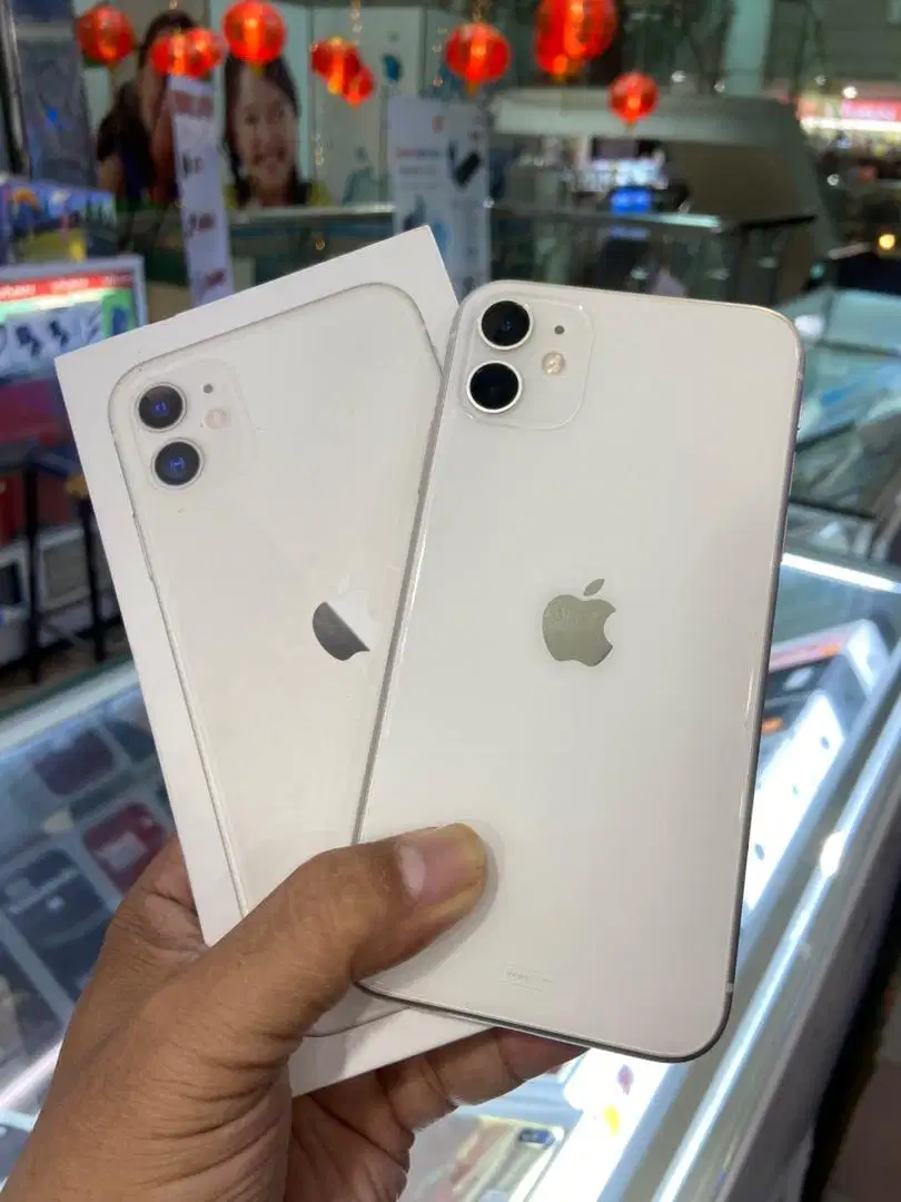 Second IPHONE 11 64gb white ibox mantap