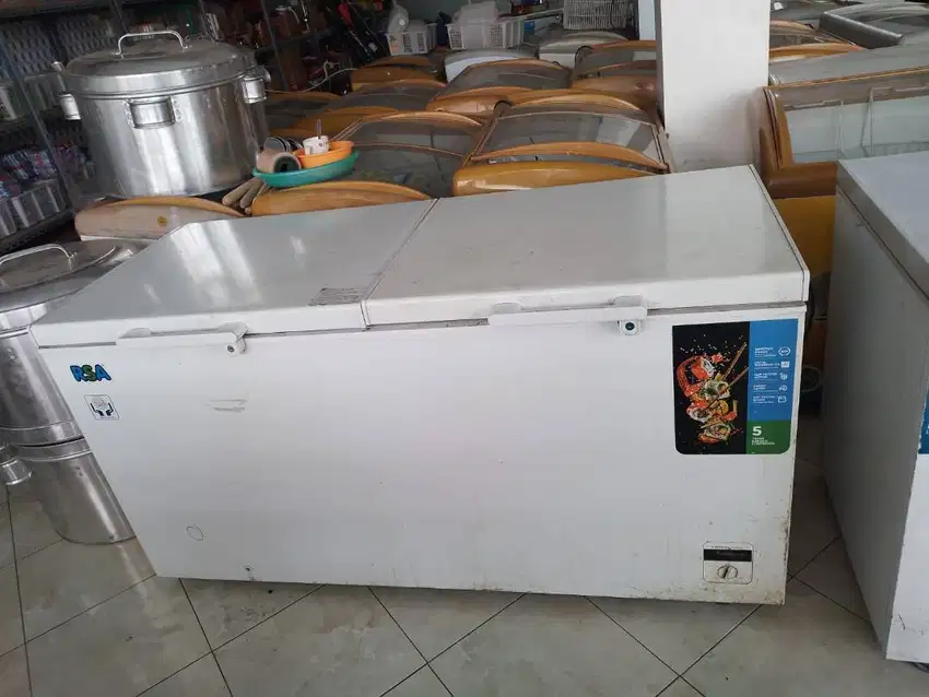 Dijual atau Disewakan Freezer box bekas RSA 600lt msh orisinil