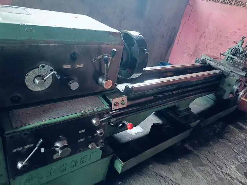 Mesin bubut Shenyang 6250x2000mm