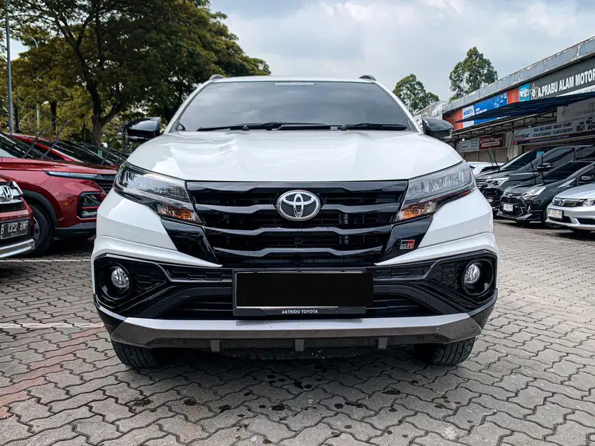 TOYOTA RUSH GR AT 2024 SEPERTI BARU KM ANTIK HARGA CASH PROMO TERAWAT