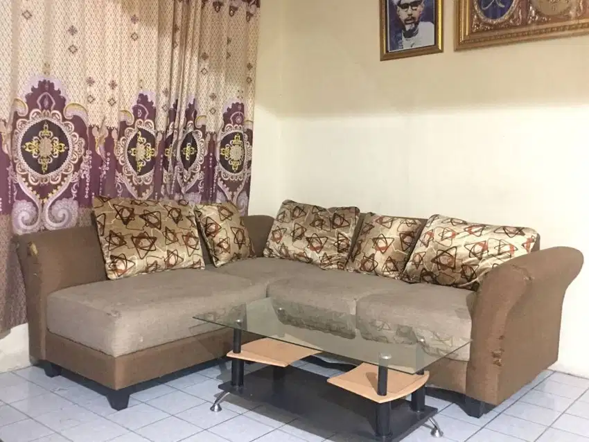 DIJUAL SOFA + BANTAL + MEJA KACA