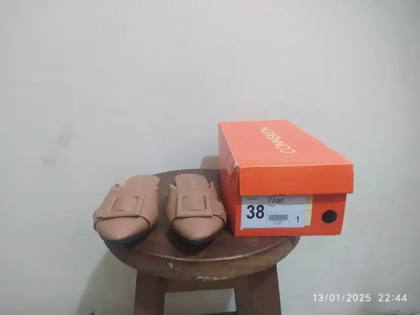 Sepatu sandal Connection size 38 new