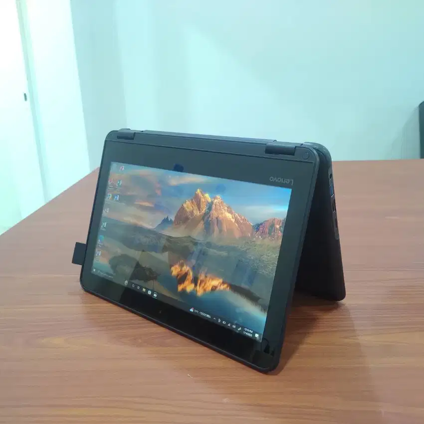 Laptop Lenovo Yoga 300e Ram 4Gb Storage 128GB touchscreen flip 36