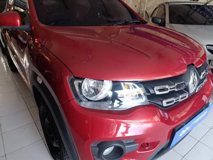 RENAULT KWID 1.0 M/T 2018 MERAH MIRAH OTOMART SURABAYA