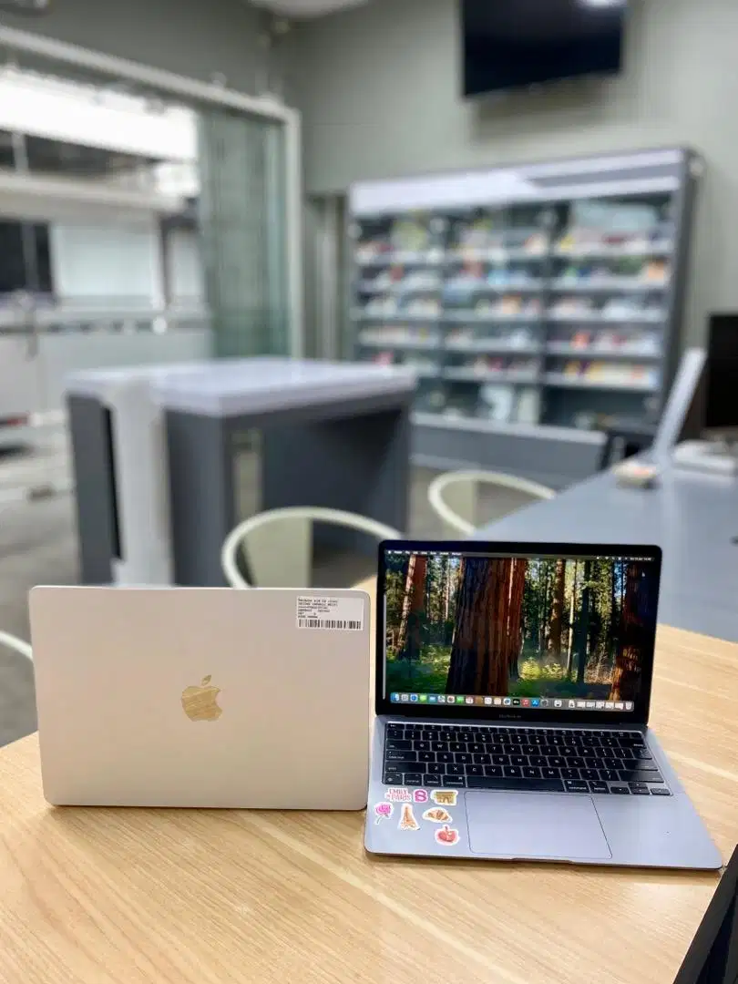 Macbook Air M1 256Gb second garansi resmi