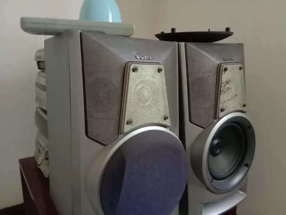 diJUAL vcd, tape, radio, merk Sony model lama