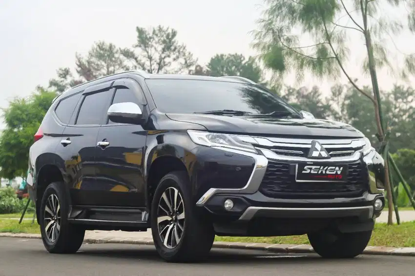 Mitsubishi Pajero Sport Dakar 4x2 2.4 Diesel Solar AT 2018 Hitam