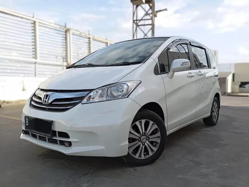 Honda Freed SD At 2013