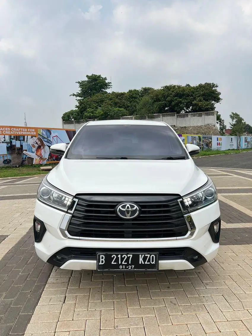 TOYOTA INNOVA REBORN 2.4 V AT 2022 PUTIH