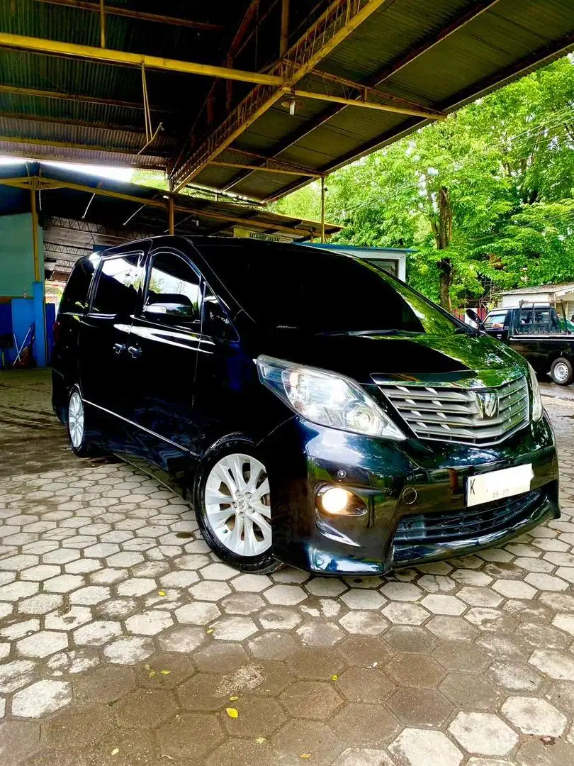 TOYOTA ALPHARD 2010