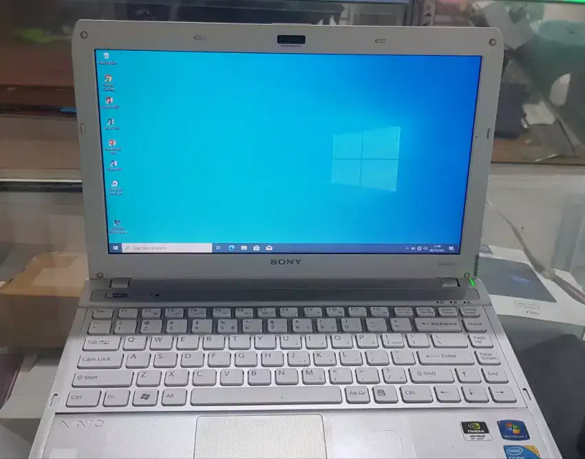 Sony vaio vpcs115fg core i3 normal