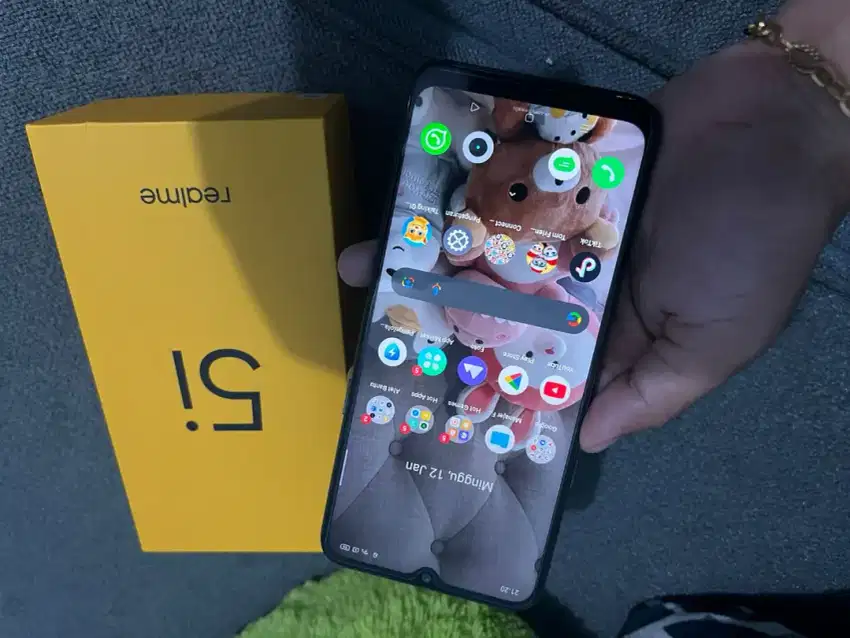 Realme 5i 4/64.