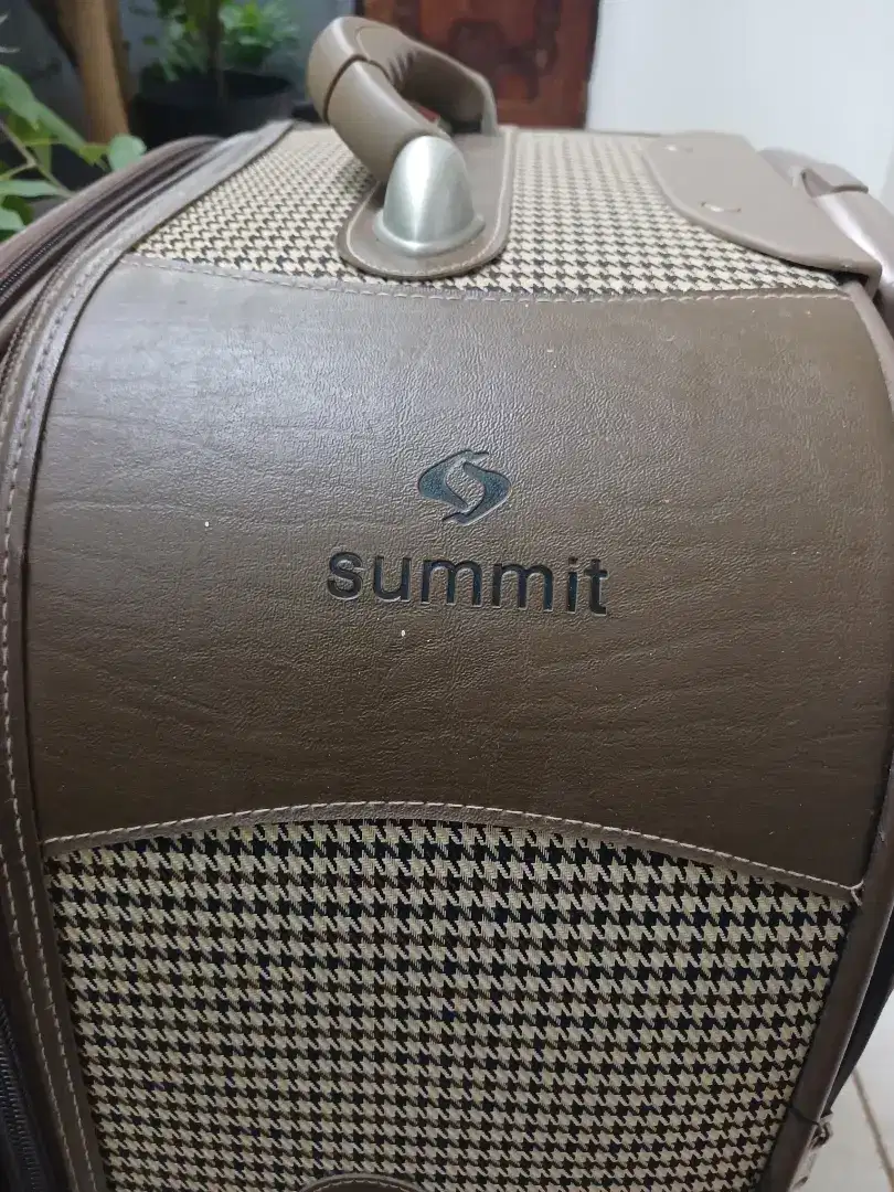 Koper Summit like new buat travelling