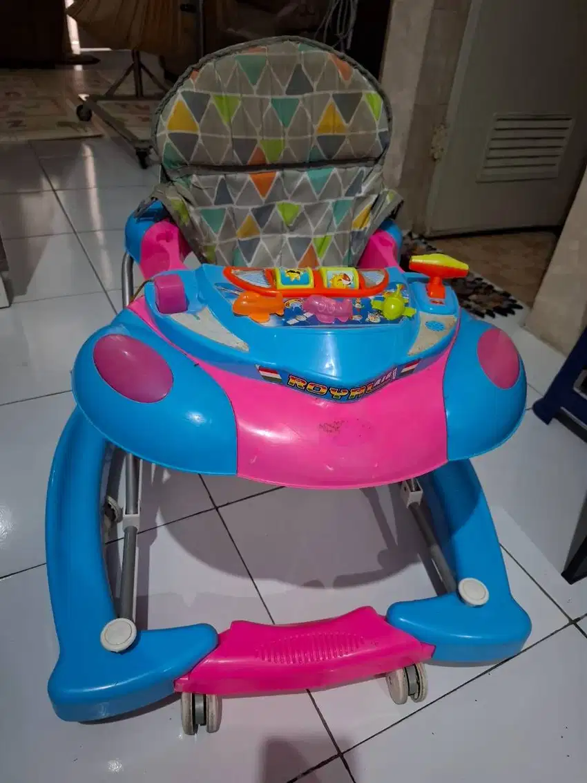 PRELOVED BABY WALKER ROYAL