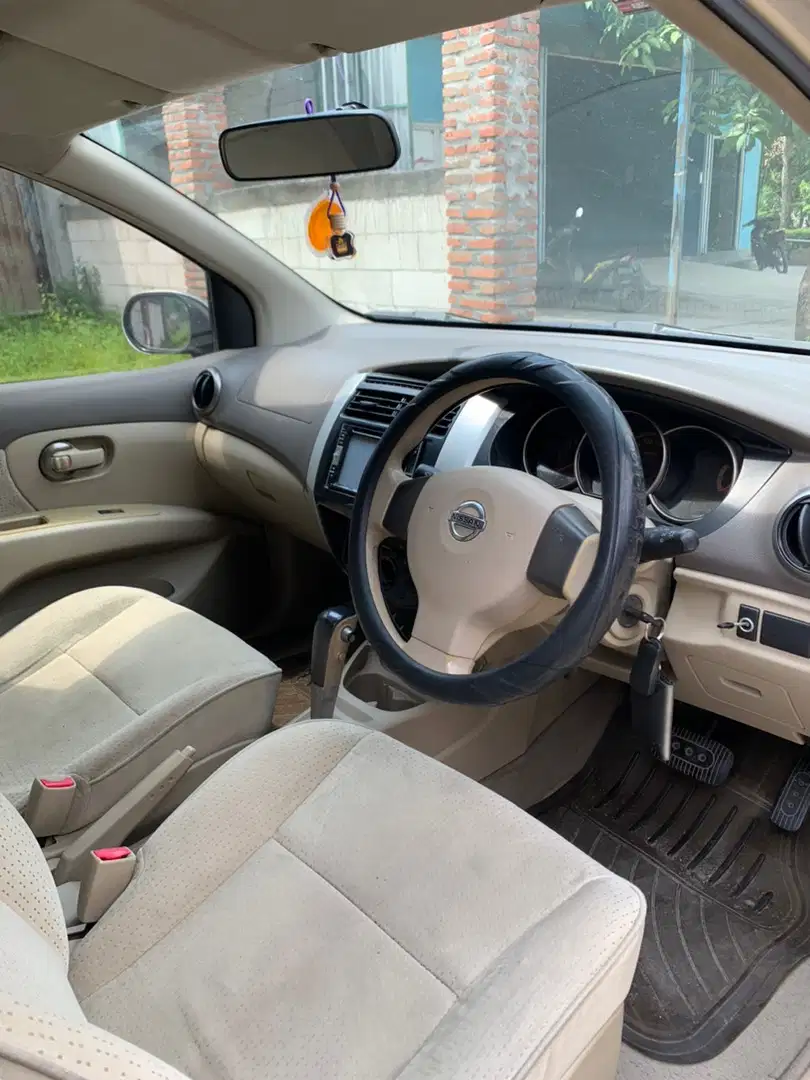 Nissan Grand livina 2009 Bensin