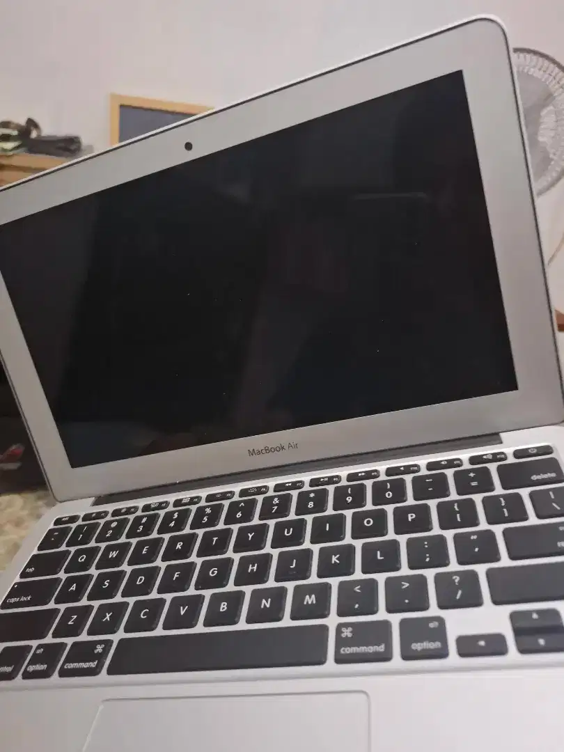 Macbook Air 11 inch langka