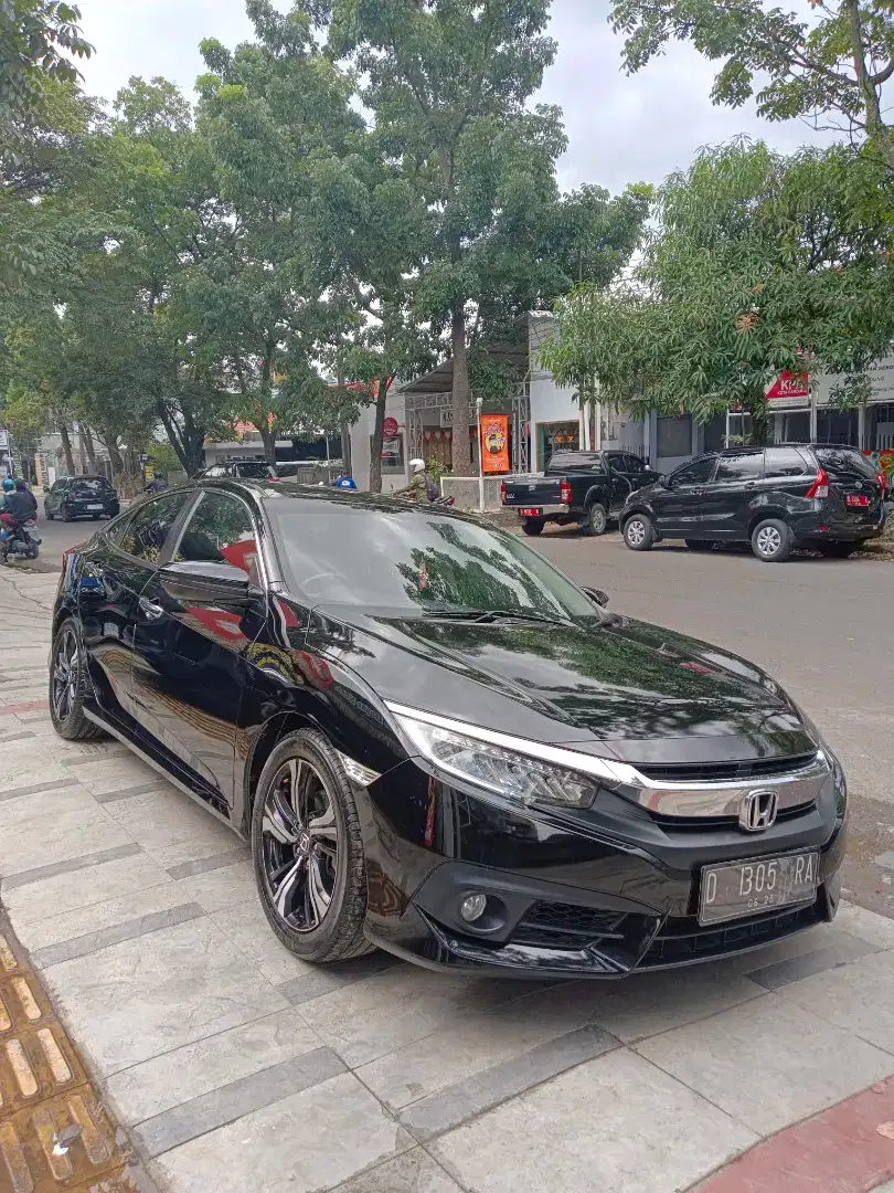 Honda civic ES 2018